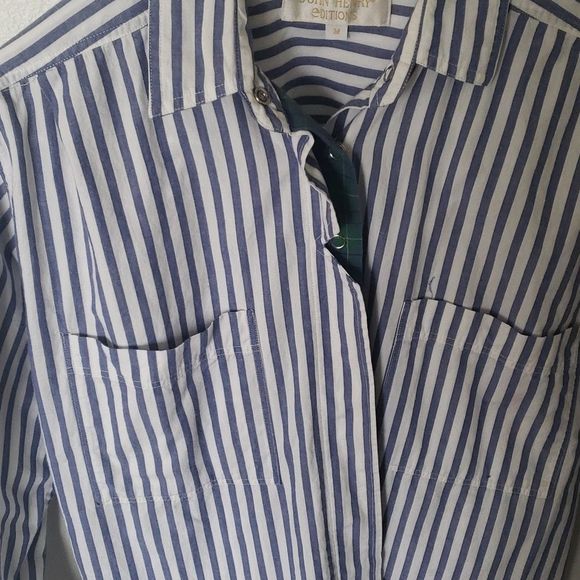 Womens button down - Picture 3 of 5